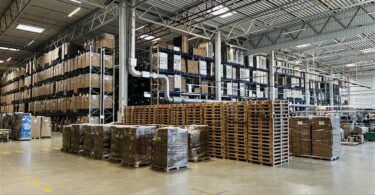 cer’s Green Logistics infographic showing emission-reduction targets and sustainable transport initiatives.