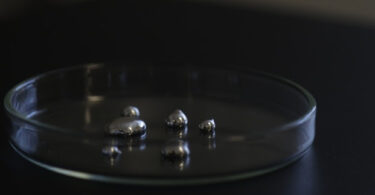 Liquid gallium metal used in experimental green hydrogen production